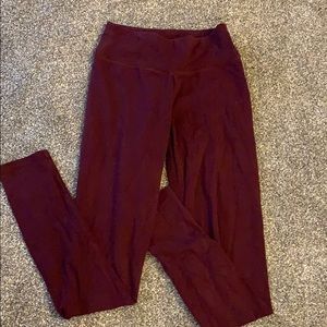 Super soft maroon aerie leggings!